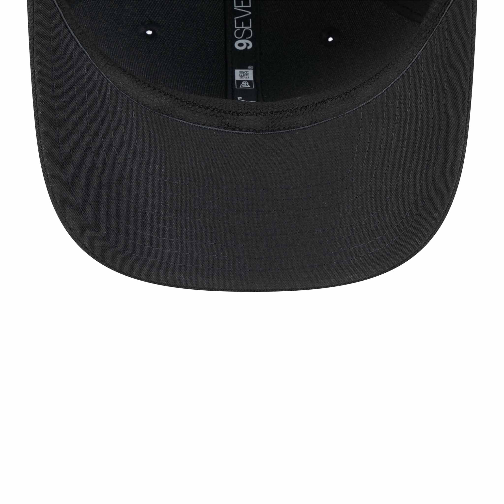 Chicago Bulls New Era Black Bulls Head Logo 9SEVENTY Stretch Fit Multi Rope Adjustable Cap - Image 7