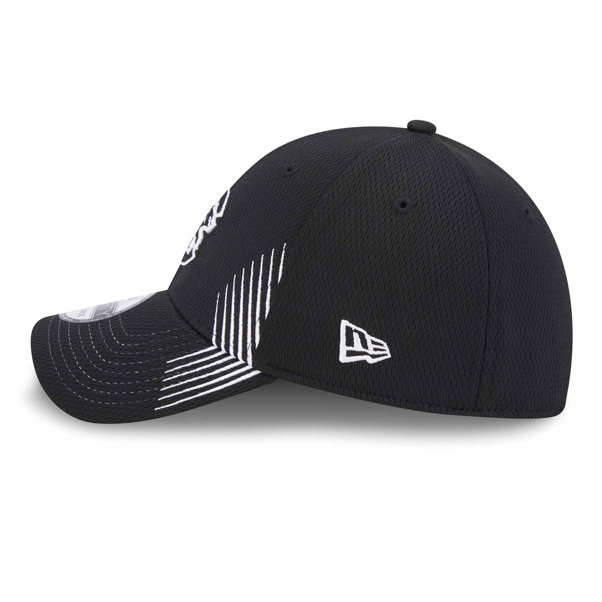 Chicago Cubs 3930 Active Black Walking Bear Stretch Fit Cap - Image 3