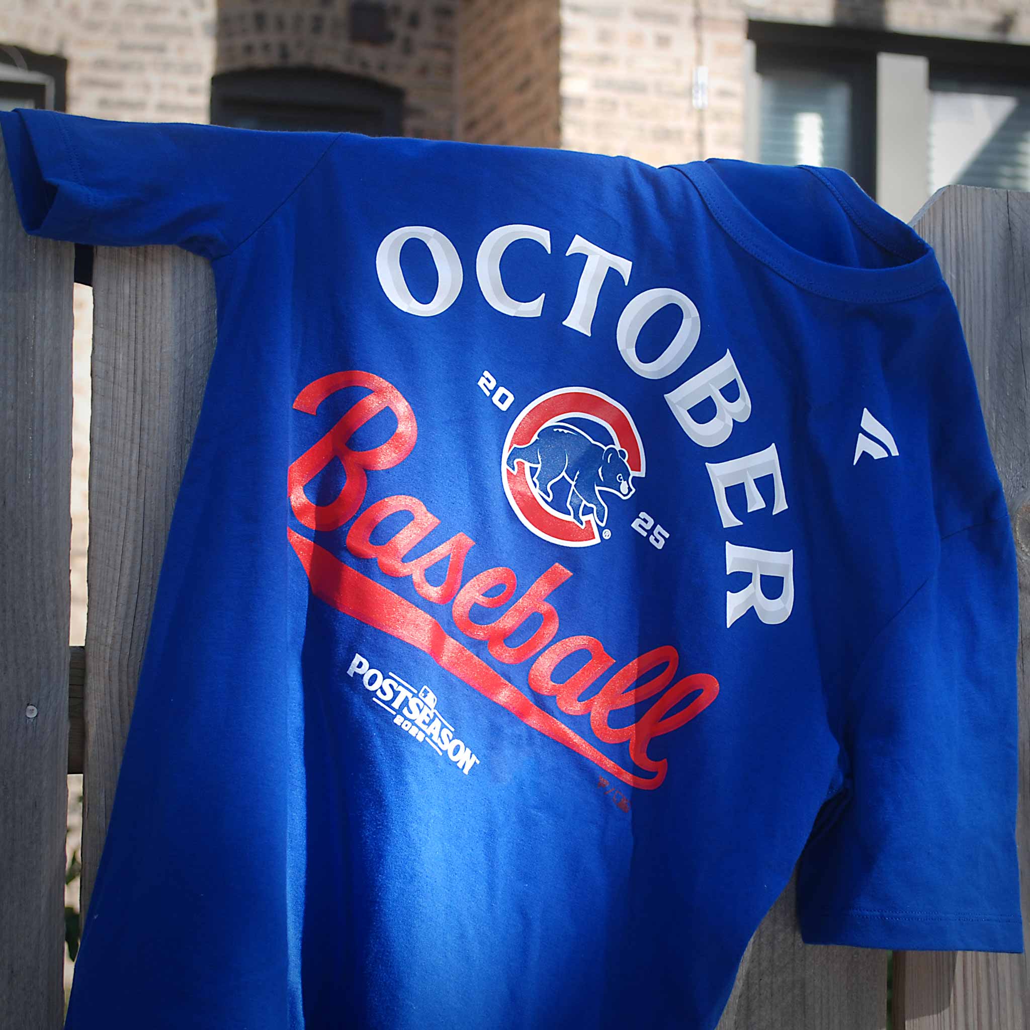 Chicago Cubs Fanatics 2025 Post Season Participant On Field Locker Room T-Shirt - Image 4