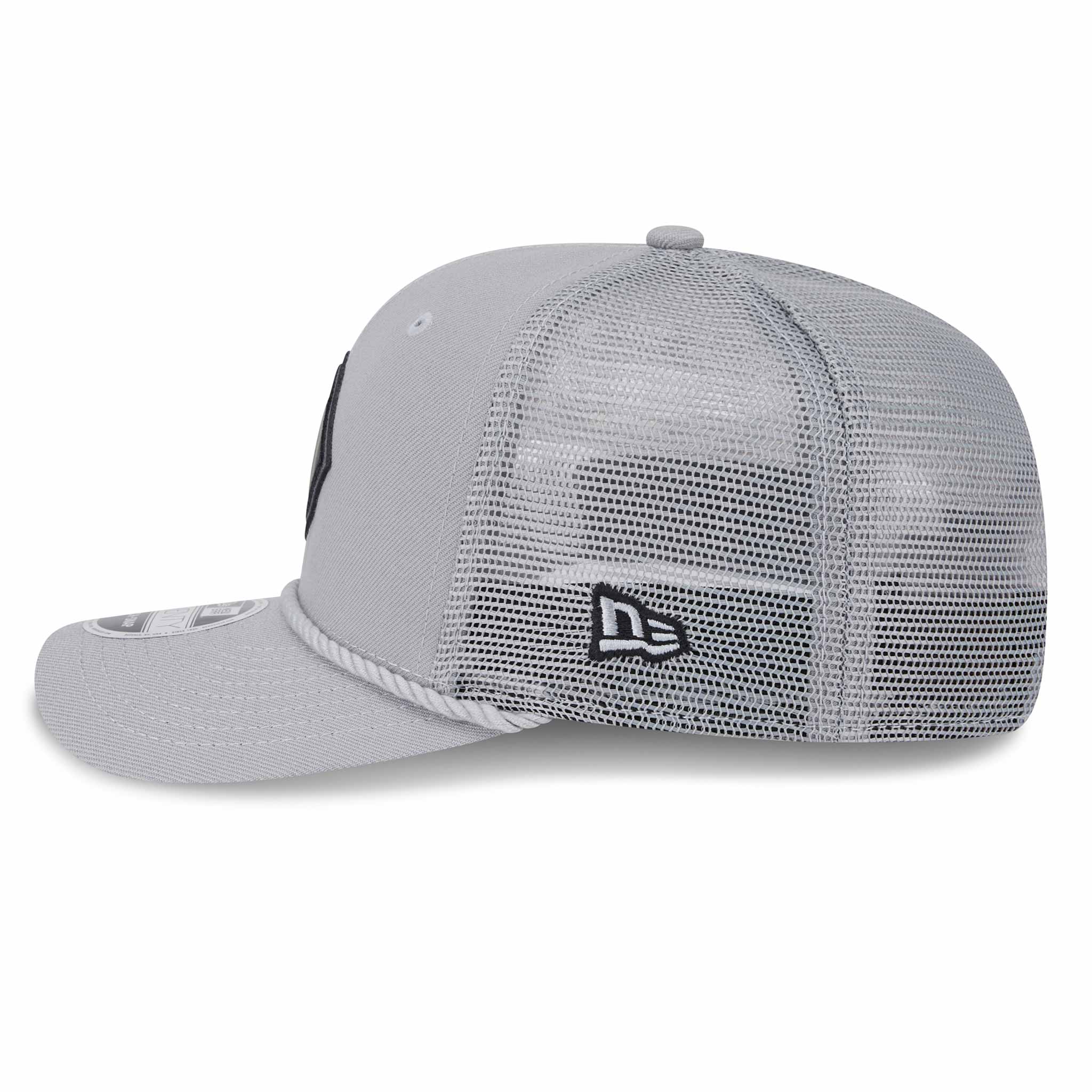 Chicago Cubs Leather Logo 9SEVENTY Stretch Snap Trucker Cap - Image 3