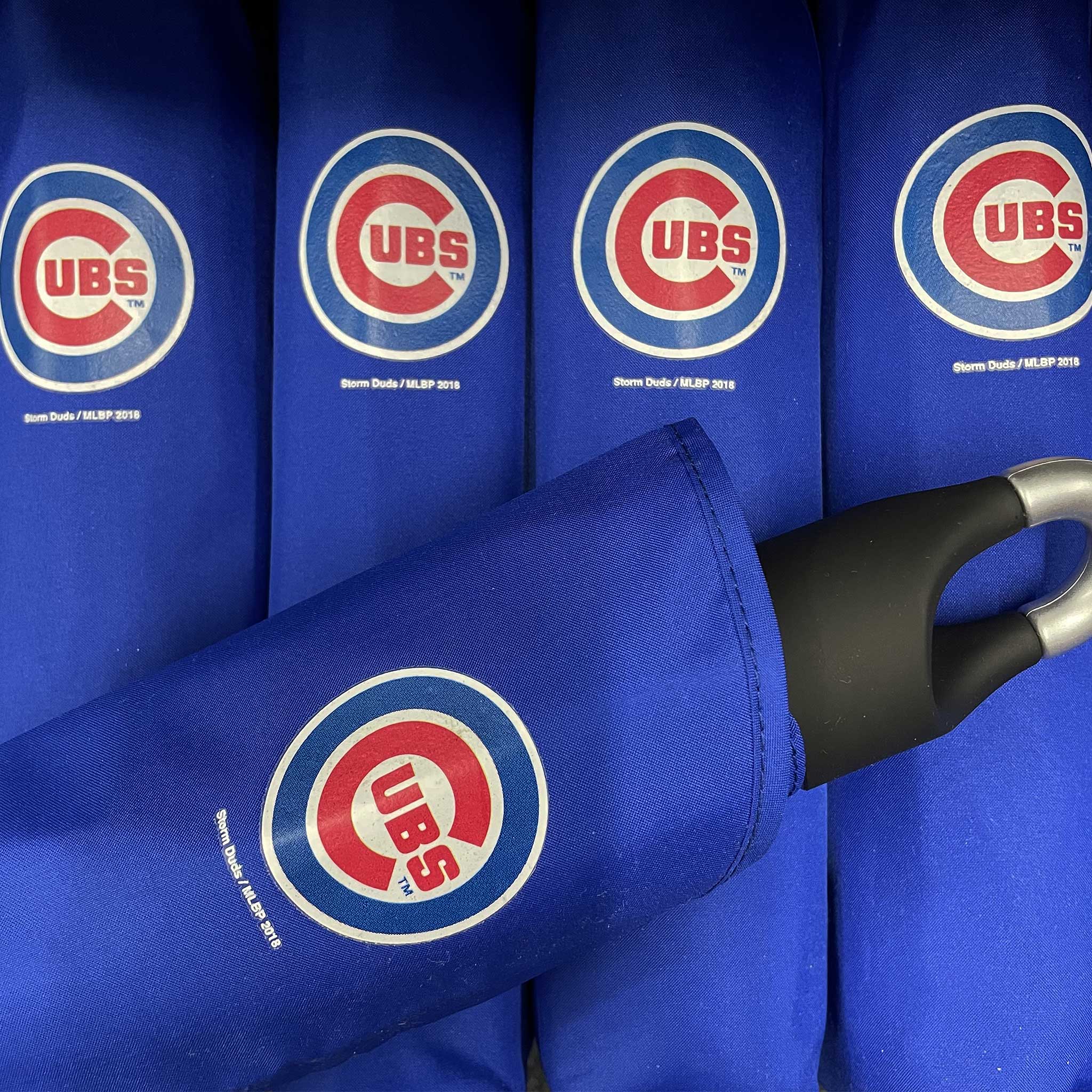 Chicago Cubs Storm Clip Umbrella - Image 4